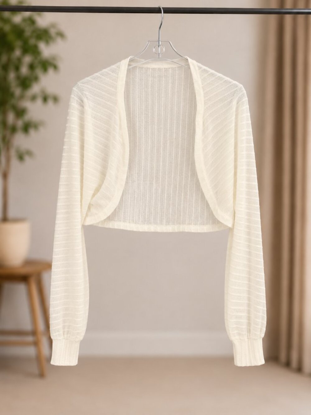 Ivory Boléro style shrug